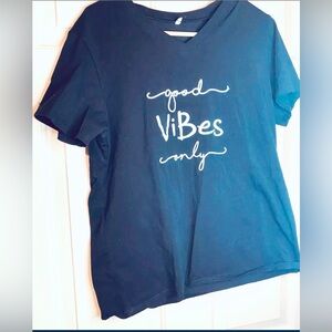 Good Vibes Only‎ Tshirt, L